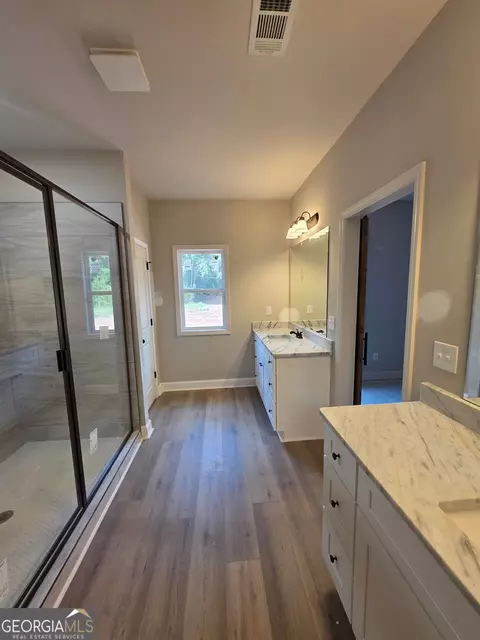 Bath - 440 Bob Thomas Rd, Jackson, GA 30233 photo 1 of 5