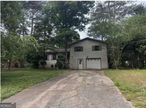 3815 Willowbrook Dr, Douglasville, GA 30135