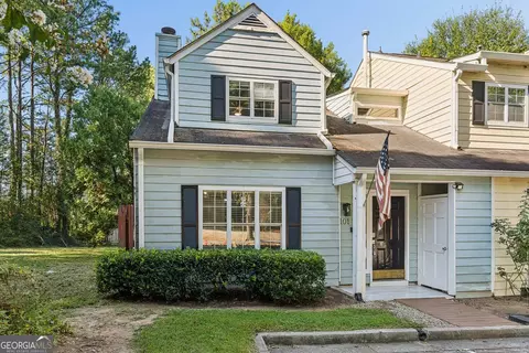 101 Vineyard Pond Dr NW, Norcross, GA 30071