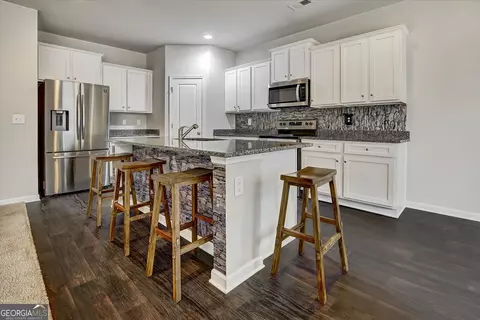 Kitchen - 45 Breckonridge Dr, Covington, GA 30016 photo 1 of 2