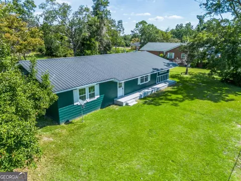 210 W Graham St, Mcrae-helena, GA 31055
