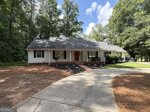 37 Stonehaven Dr, Newnan, GA 30265