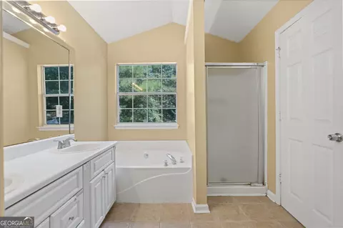 Bath - 6880 Silver Maple Dr, Rex, GA 30273 photo 1 of 2