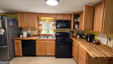Kitchen - 60 Ridge Rd, Macon, GA 31217 photo 1 of 1