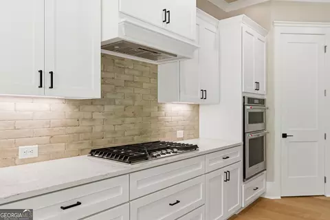 Kitchen - 110 Fall Pippin Ct, Clarkesville, GA 30523 photo 3 of 4