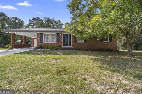 151 Plantation Dr, Fayetteville, GA 30215