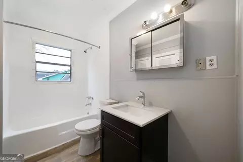 Bath - 34 E 16th St SW, Rome, GA 30161 photo 1 of 1