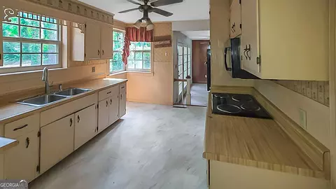 Kitchen - 819 Hillcrest Dr, Thomson, GA 30824 photo 1 of 4