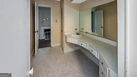 Bath - 819 Hillcrest Dr, Thomson, GA 30824 photo 5 of 5