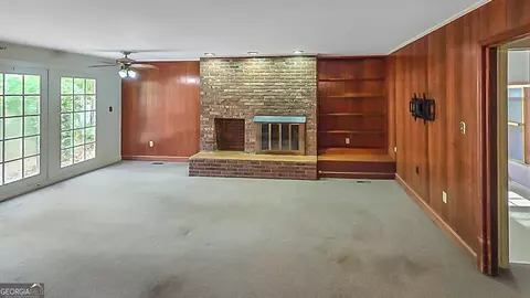 Living - 819 Hillcrest Dr, Thomson, GA 30824 photo 3 of 4