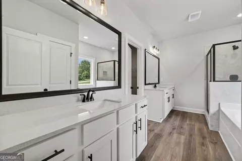 Bath - 63 Paul Smith Rd, Covington, GA 30014 photo 1 of 5