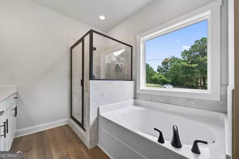 Bath - 63 Paul Smith Rd, Covington, GA 30014 photo 3 of 5