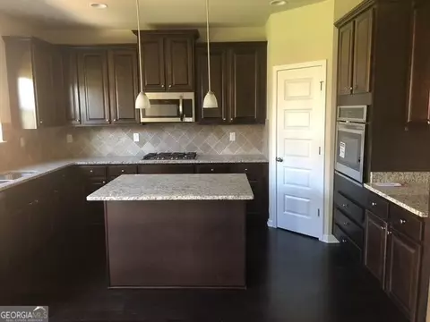 Kitchen - 582 Oakville Trl, Hampton, GA 30228 photo 1 of 1