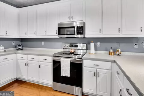 Kitchen - 440 Berkshire Dr, Covington, GA 30016 photo 6 of 7