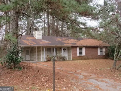 35 Triple Crown Ln, Ellenwood, GA 30294
