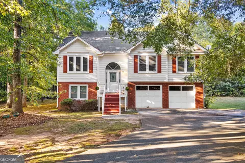 215 Somerset Dr, Covington, GA 30016