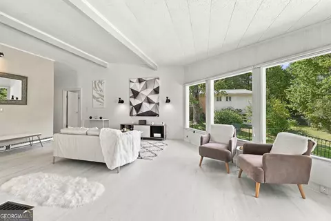 Living - 199 Sunrise Cir, Cornelia, GA 30531 photo 1 of 3