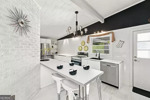 Kitchen - 199 Sunrise Cir, Cornelia, GA 30531 photo 6 of 6