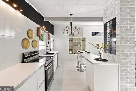 Kitchen - 199 Sunrise Cir, Cornelia, GA 30531 photo 4 of 6