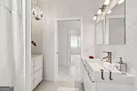 Bath - 199 Sunrise Cir, Cornelia, GA 30531 photo 5 of 5