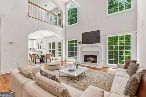 1128 Promontory Dr, Marietta, GA 30062