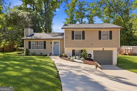 3316 Alcazar Dr SW, Lilburn, GA 30047