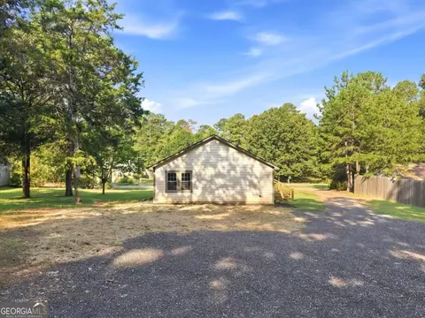 Exterior - 200 Eleanor Dr, Covington, GA 30016 photo 5 of 11
