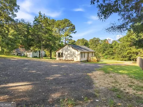 Exterior - 200 Eleanor Dr, Covington, GA 30016 photo 7 of 11