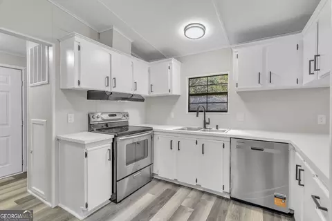 Kitchen - 460 Etheridge Mill Rd, Milner, GA 30257 photo 1 of 1