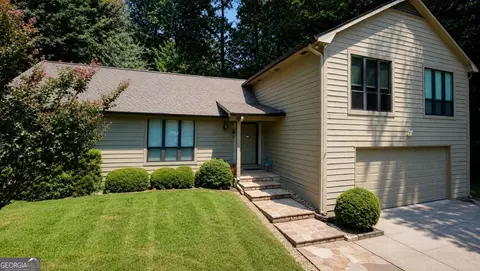 370 Soft Pine Trl, Roswell, GA 30076