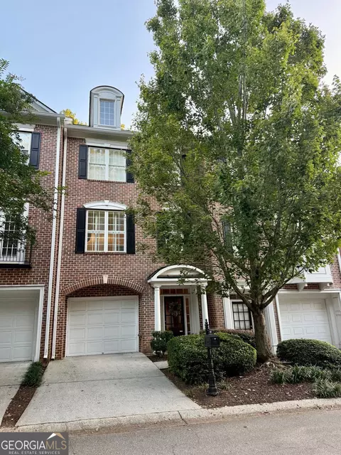 1607 Waters Edge Trl, Roswell, GA 30075
