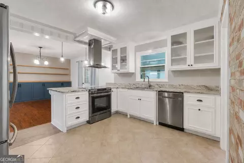 Kitchen - 105 Pine St, Barnesville, GA 30204 photo 1 of 2