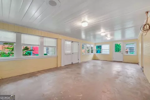 Exterior - 105 Pine St, Barnesville, GA 30204 photo 1 of 7