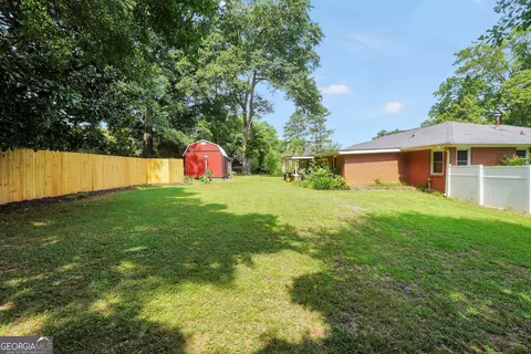 Exterior - 105 Pine St, Barnesville, GA 30204 photo 6 of 7