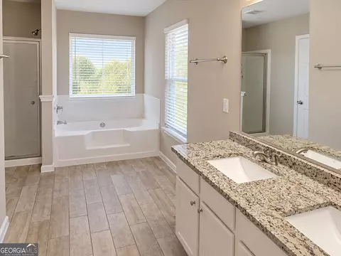 Bath - 85 Austin Ter, Porterdale, GA 30014 photo 3 of 3
