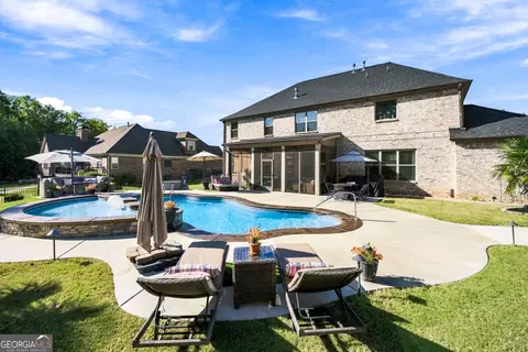 Exterior - 4031 Rotterdam Pass, Hampton, GA 30228 photo 9 of 12