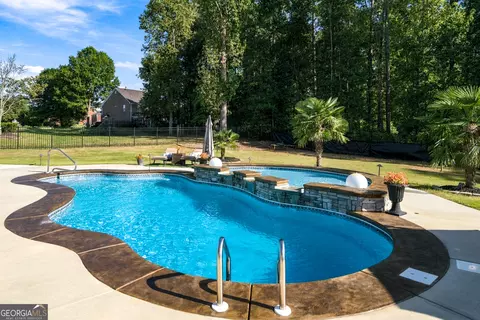 Exterior - 4031 Rotterdam Pass, Hampton, GA 30228 photo 5 of 12