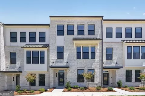 627 Oak Bluff Dr, Cumming, GA 30040