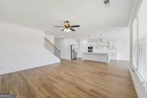 Living - 574 Gene Bell Rd, Monroe, GA 30655 photo 5 of 6