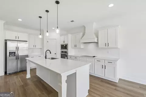 Kitchen - 574 Gene Bell Rd, Monroe, GA 30655 photo 3 of 3