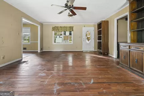 Living - 1031 Second St, Bishop, GA 30621 photo 3 of 4