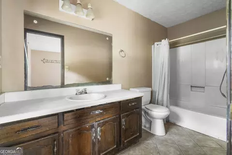 Bath - 1031 Second St, Bishop, GA 30621 photo 1 of 3