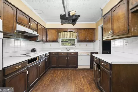 Kitchen - 1031 Second St, Bishop, GA 30621 photo 2 of 4