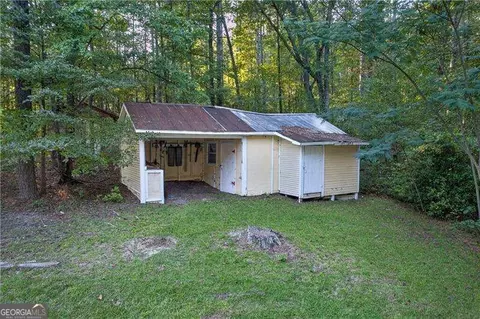 Exterior - 3232 Morgan Rd, Temple, GA 30179 photo 6 of 9