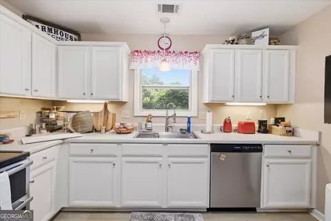 Kitchen - 233 Mcbee Pl, Dallas, GA 30132 photo 3 of 3