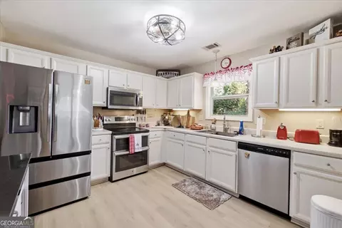 Kitchen - 233 Mcbee Pl, Dallas, GA 30132 photo 1 of 3