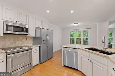 Kitchen - 285 Pendleton Trl, Tyrone, GA 30290 photo 1 of 4