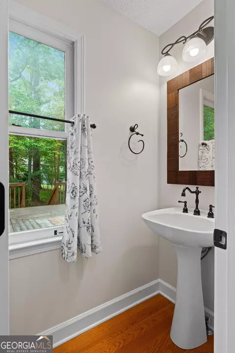 Bath - 285 Pendleton Trl, Tyrone, GA 30290 photo 1 of 6