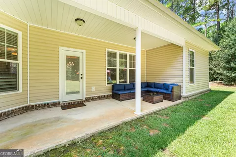 Exterior - 142 Honeysuckle Trce, Cochran, GA 31014 photo 6 of 9