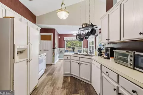 Kitchen - 1488 Riverbend Ct, Bethlehem, GA 30620 photo 1 of 2